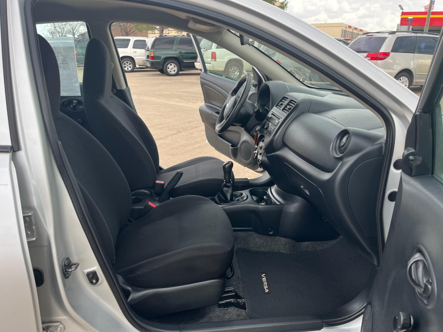 2014 SILVER /black Nissan Versa 1.6 S 5M (3N1CN7AP3EL) with an 1.6L L4 DOHC 16V engine, 5-Speed Manual transmission, located at 14700 Tomball Parkway 249, Houston, TX, 77086, (281) 444-2200, 29.928619, -95.504074 - Photo#11